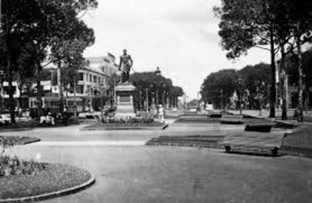 Saigon Falls to the North Vietnamese