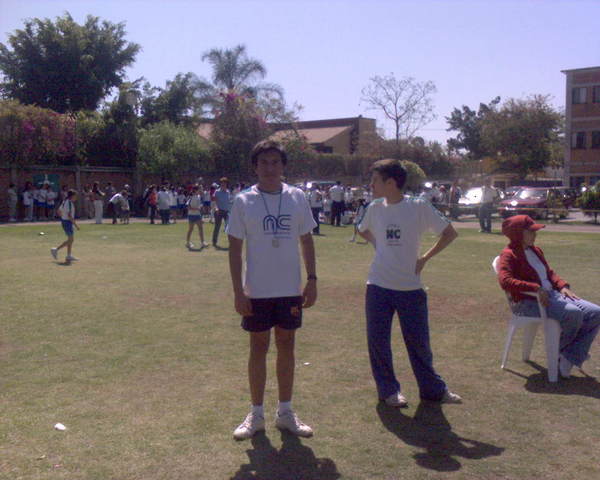 1er lugar en varias ramas de atletismo