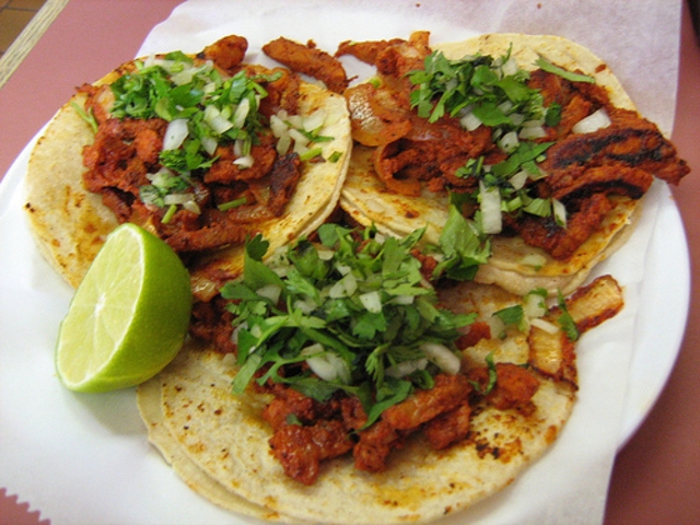 Fui a comer taquitos al pastor.