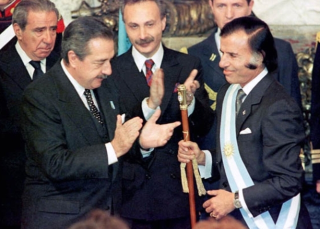 Asume a la presidencia Carlos Saúl Menem