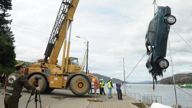 8.	Confirman que el cuerpo de Carolina se encontraba dentro del auto