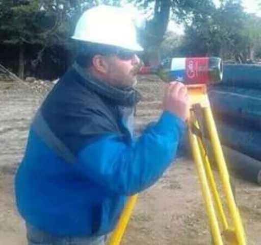 Detienen a falso topógrafo que trabajaba en la obra