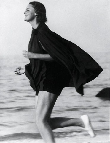 Martin Munkasci Breaks the Tradition