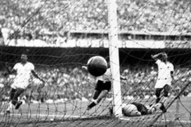 Pele retired of the Brasilian selection