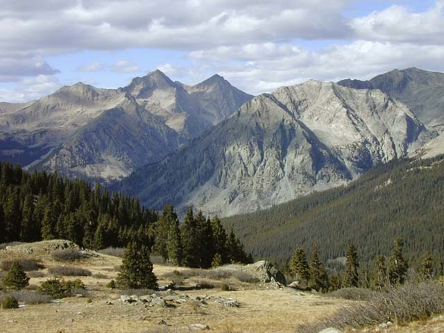 Crosses Continental Divide and Lemhi Pass