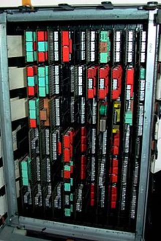 IBM 360, con  tecnología SLT (Solid Logic Technology)