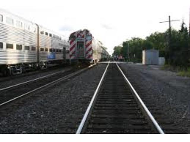 200 drown as train runs off briged nere mexico