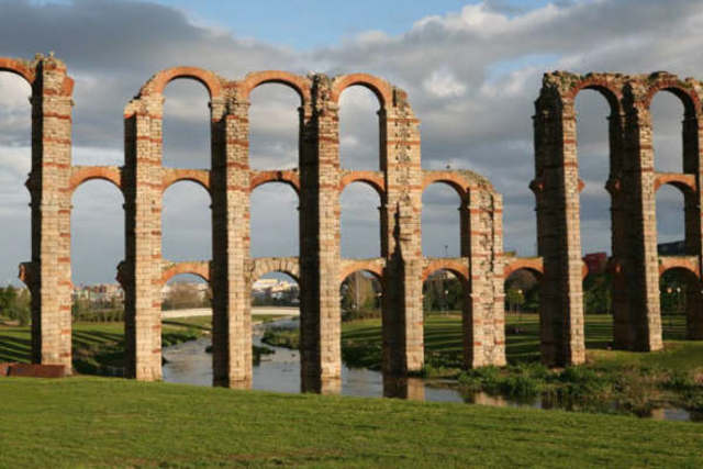 Acueducto de los Milagros. Mérida. Siglo I d.C.