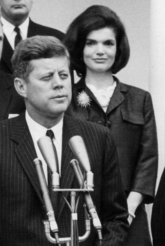 John F. Kennedy se posesiona como presidente nº35 de los Estados Unidos
