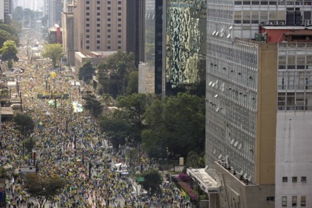 Citizens protest President Rousseff