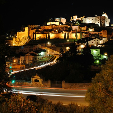 Alfonso IX de León conquisto Cáceres definitivamente para el reino Cristiano