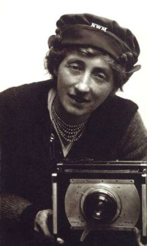 Olive Edis Begins Photographing