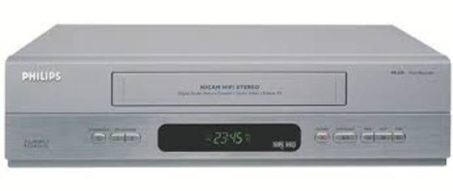 Lehenengo VHS bideoa.