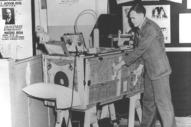 First modern practical respirator