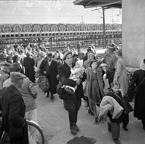 U.S. Admits Refugees