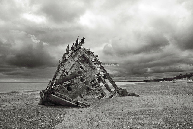 Ship-wreck killed the heir to the throne