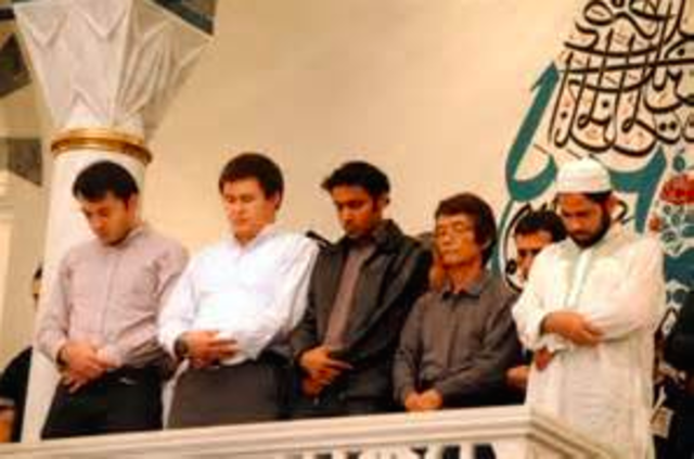 Muslims spread to Japan