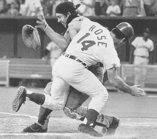 Rete Rose crashes into Ray Fosse