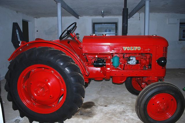 Rubber wheeled tractors