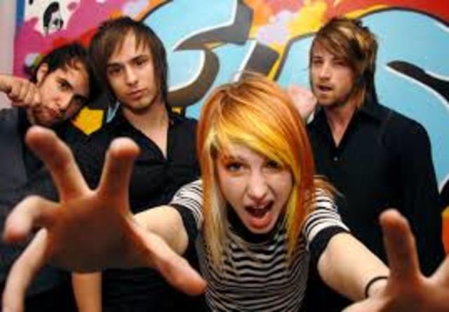 Se formo PARAMORE