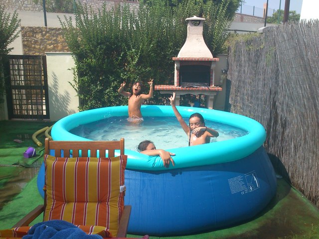 2009 in the pool of my aunt