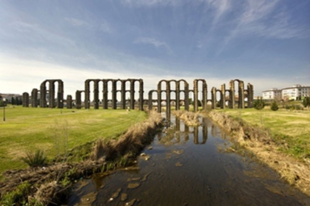 ACUEDUCTO DE LOS MILAGROS S. I d.c