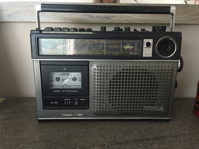 Radio-cassette de la marque Pathé Marconi