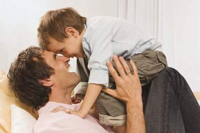 DESARROLLO A TRÁVEZ DE LAS RELACIONES FAMILIARES