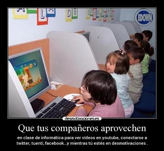 Mi hermana aprende a coger el ordenador