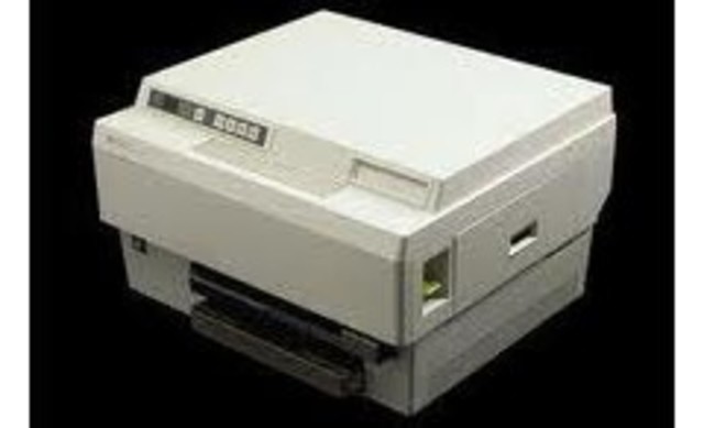 Se fabrica la primera impresora láser