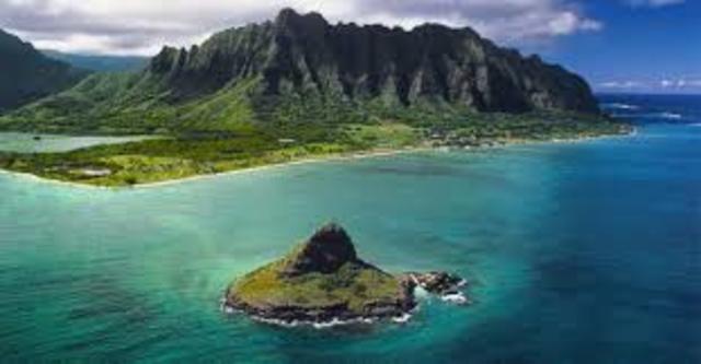 Moved to Hawaii with Mom and brothers