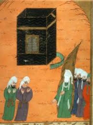 Muhammad Preaches Publically