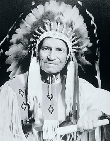 James Gladstone devient le premier sénateur autochtone en Canada.