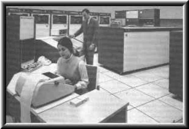 primeiro computador com circuito integrad