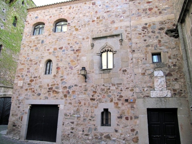 CASA DEL ÁGUILA O MANSIÓN DE LOS SANDE
