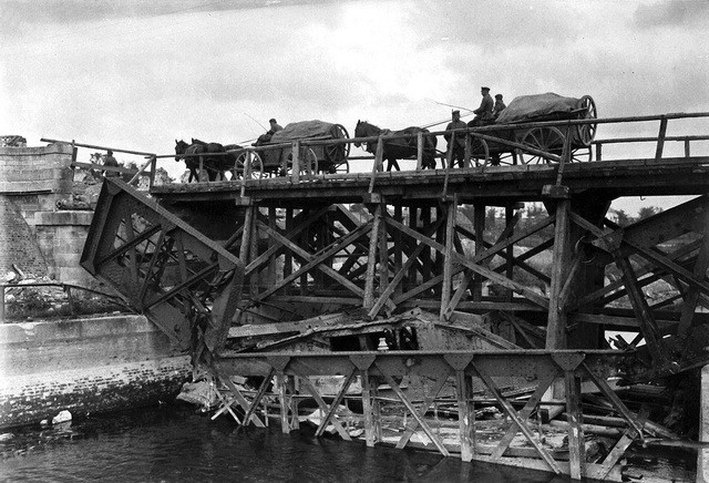 Temporary bridge over the Scheldt at Masnieres