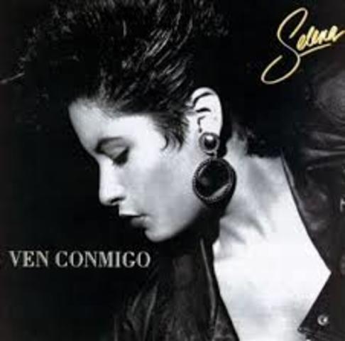 Selena recebió disco de oro para "Ven Conmigo"