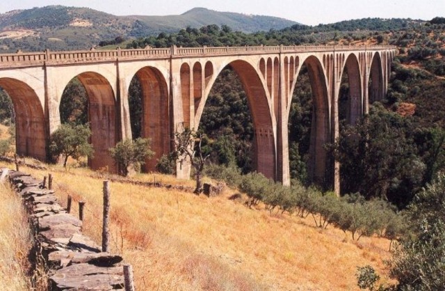 Puente de la vía (Guadalupe)
