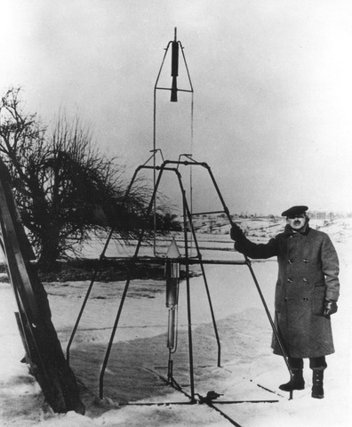 First liquid fueled rocket