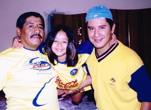 festejando en familia el triunfo de nuestro equipo