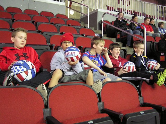 Globetrotters Vs. Select