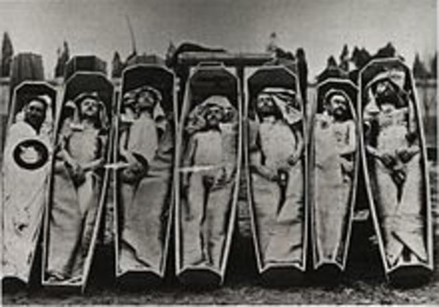 ***La Semaine Sanglante