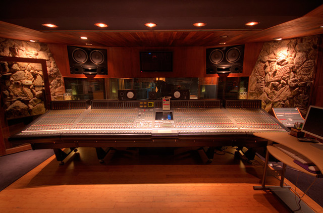 Start Working at Paramount Recording Studios