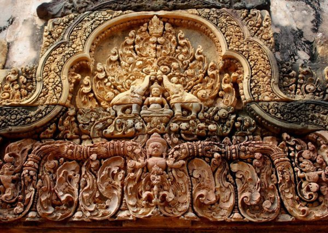 Delicate Banteay Srei temple built