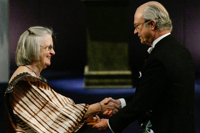 Elinor Ostrom y Oliver E. Williamson