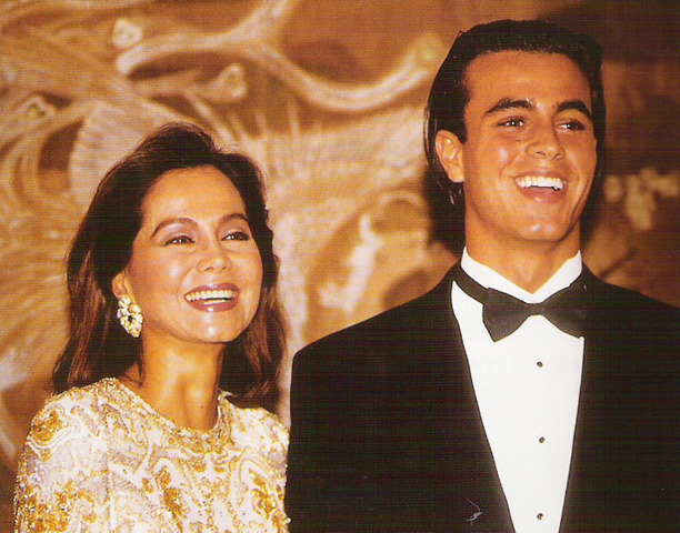 Enrique's parents divorce