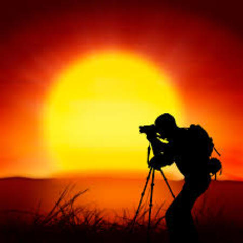 travel around the world taking pictures