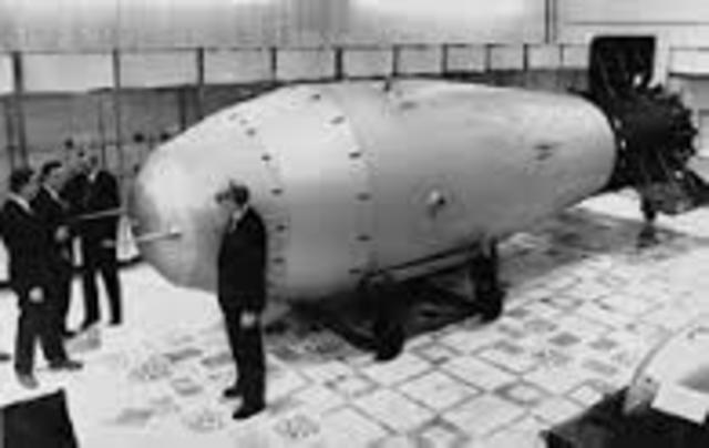 Soviet Union Creates Hydrogen Bomb