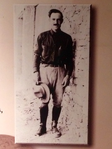 Freelance anthropologist Earl Halstead Morris.