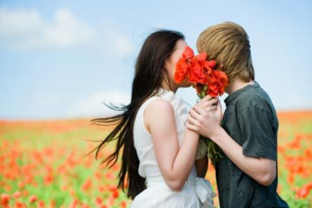 Nuestro primer beso.